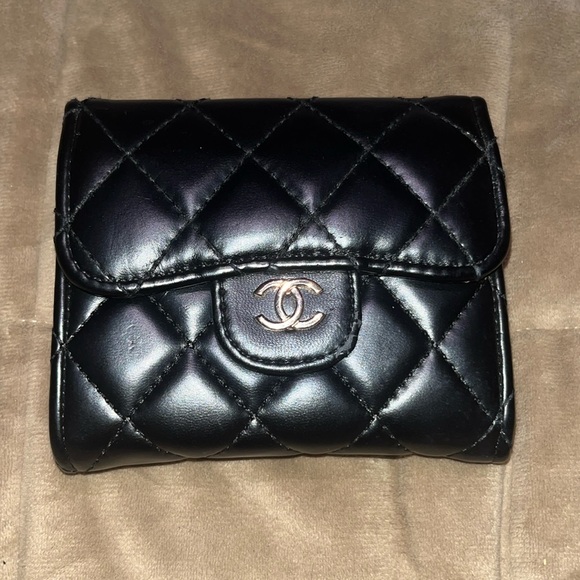Chanel wallet - Picture 1 of 7